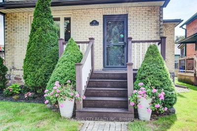 12 Queen Mary Street • Wilmot, ON photo 3