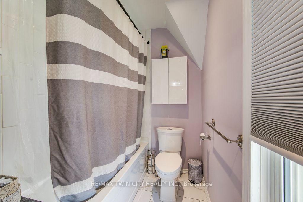 12 Queen Mary Street • Wilmot, ON photo 32