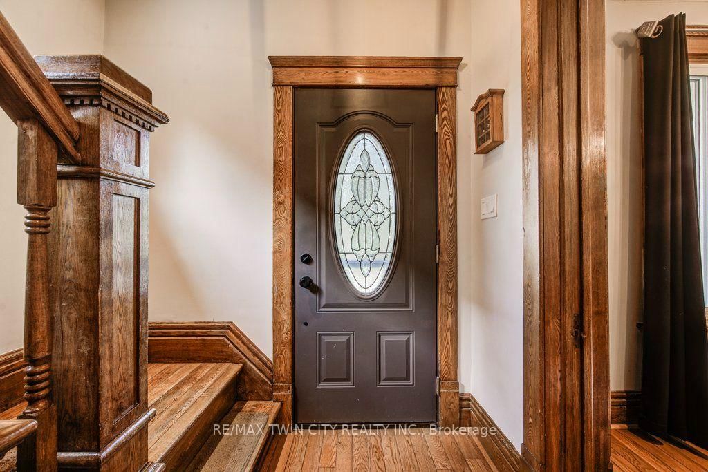12 Queen Mary Street • Wilmot, ON photo 4