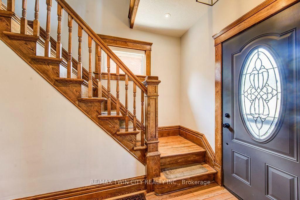 12 Queen Mary Street • Wilmot, ON photo 6