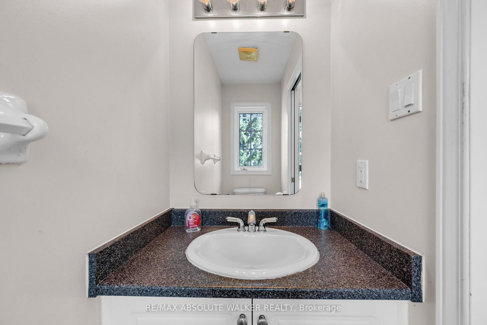 664 Wild Shore Crescent • Ottawa, ON photo 16