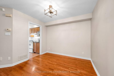 664 Wild Shore Crescent • Ottawa, ON photo 6