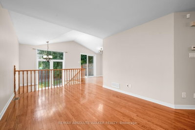 664 Wild Shore Crescent • Ottawa, ON photo 9