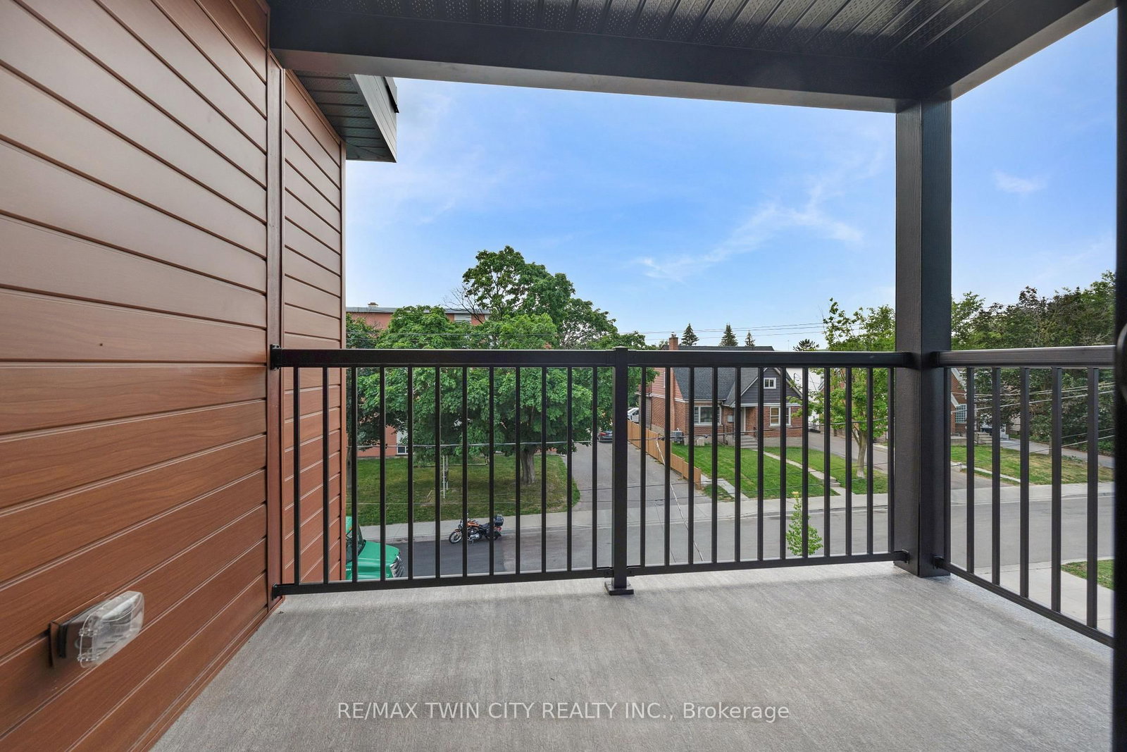 3-220 Heiman St, Kitchener, view 21