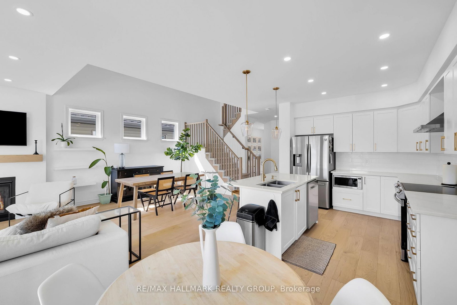 112 Crevasse Road • Ottawa, ON photo 9