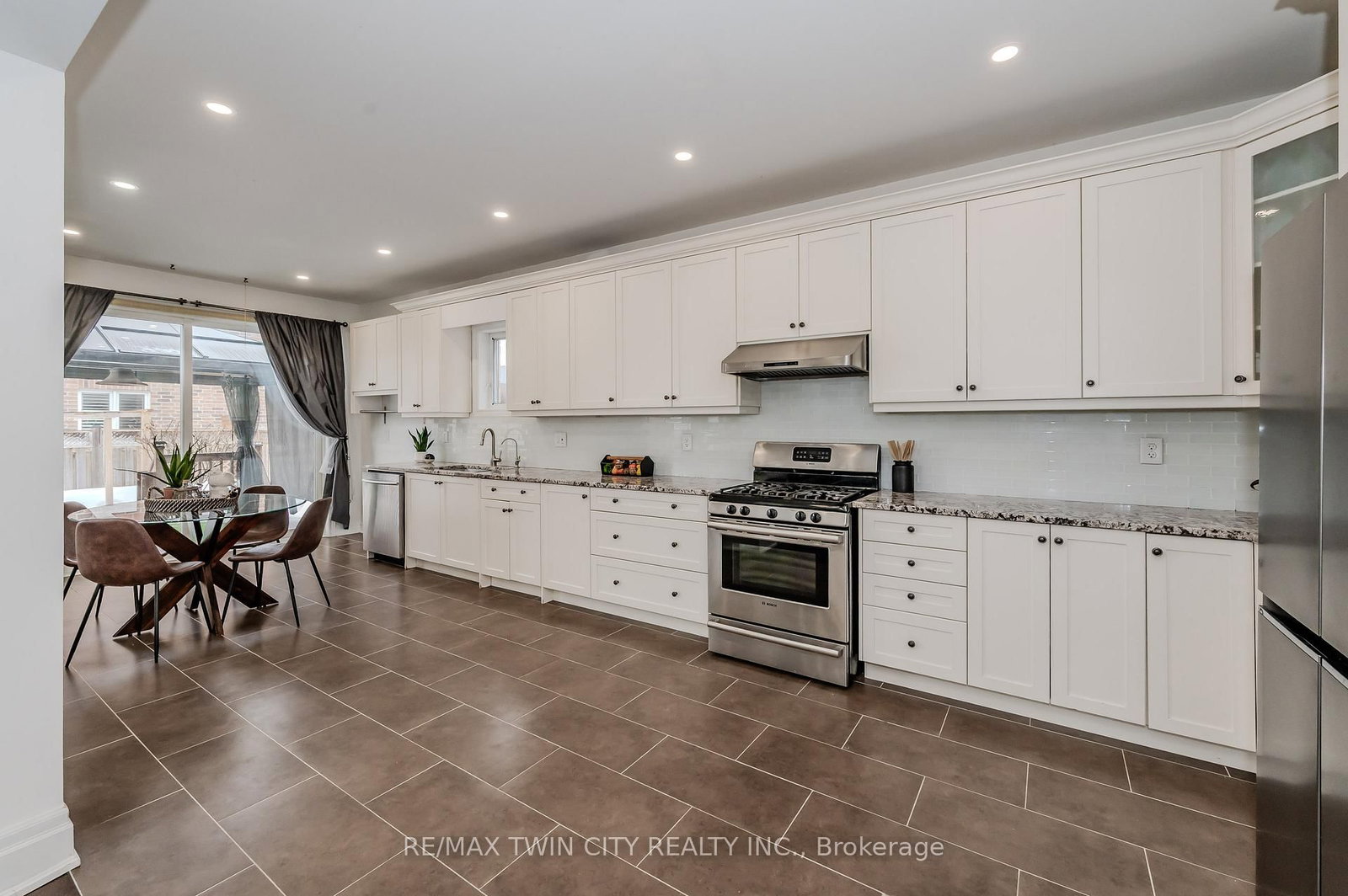 498 Thomas Slee Drive • Kitchener, ON photo 10