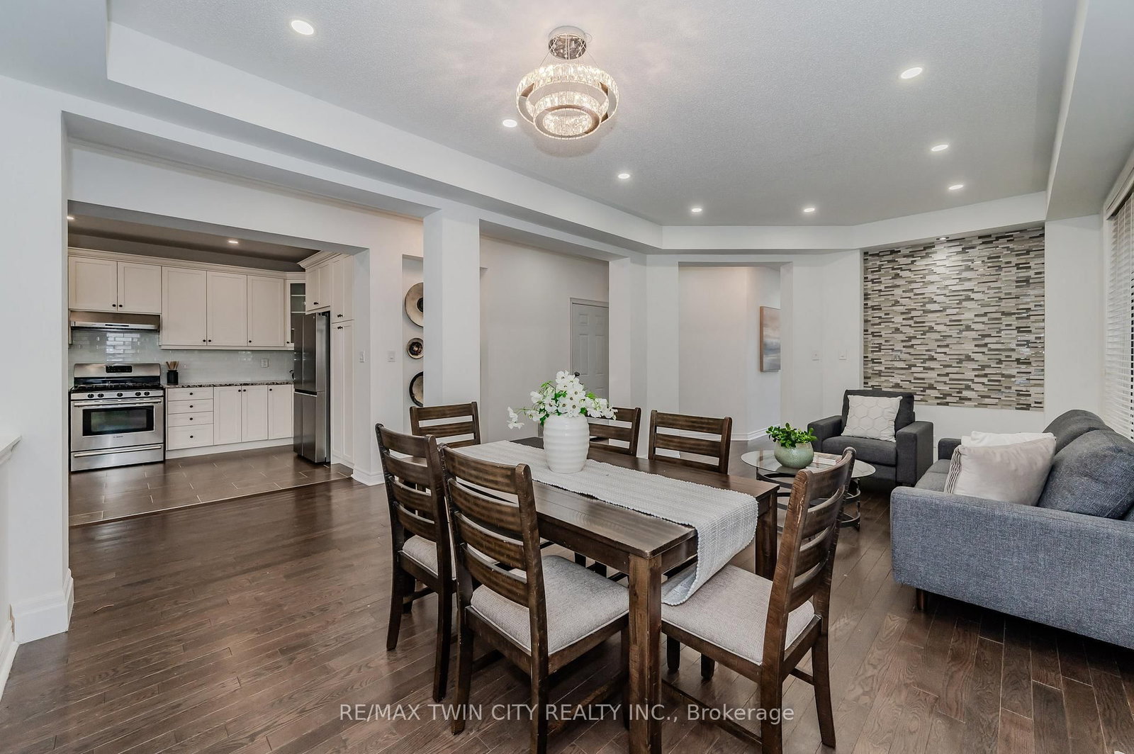 498 Thomas Slee Drive • Kitchener, ON photo 9