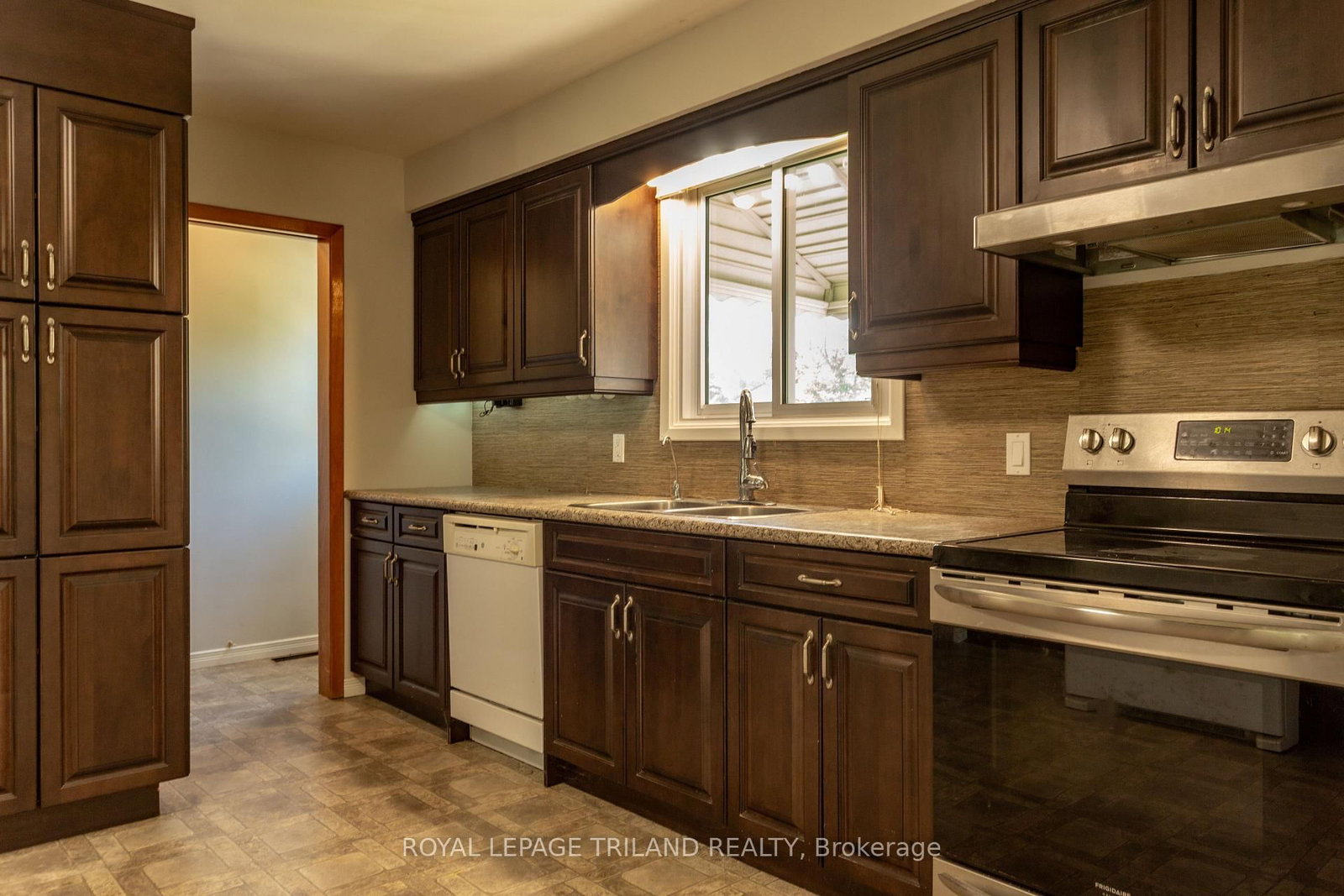 8 Croatia Court • St. Thomas, ON photo 11