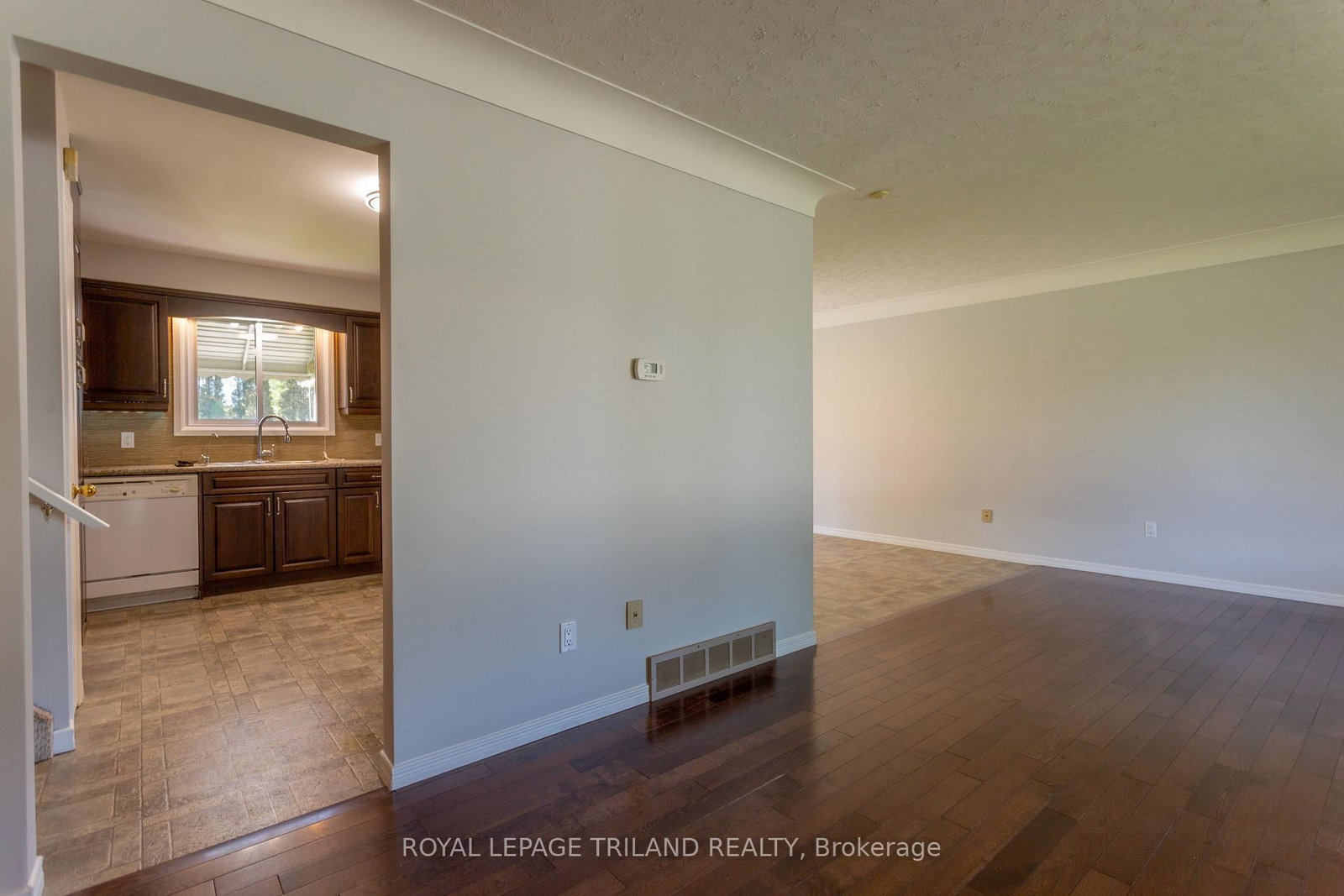 8 Croatia Court • St. Thomas, ON photo 7