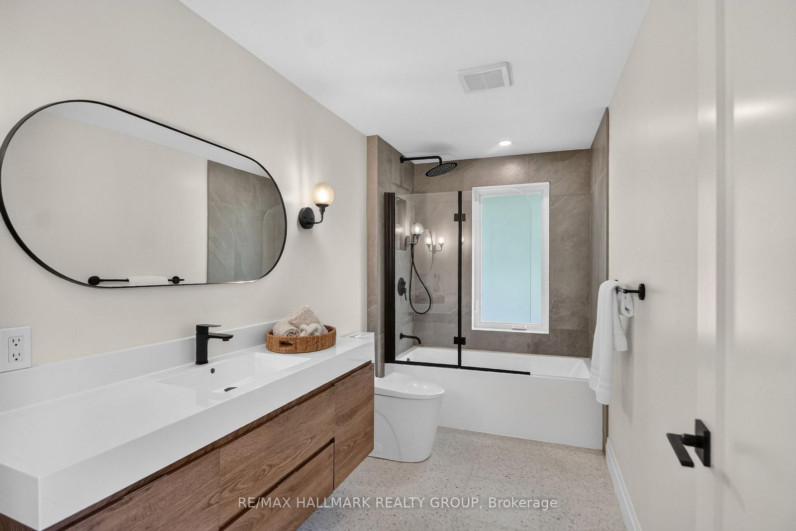 1677 Abbey Road • Ottawa, ON photo 39