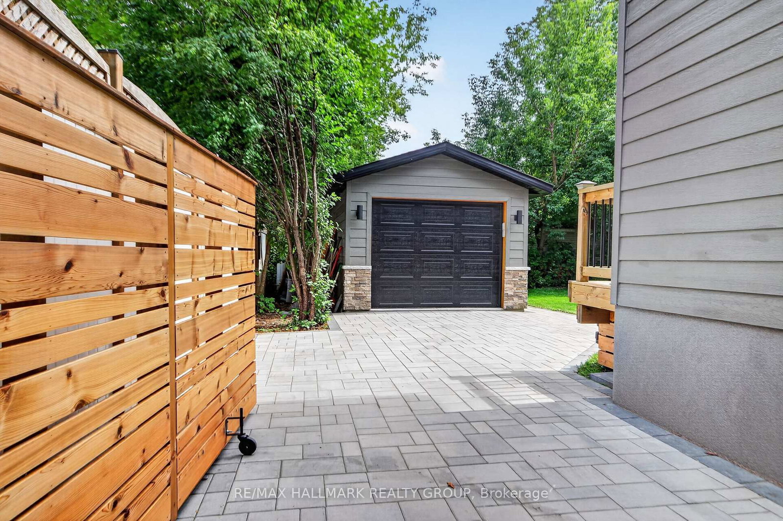 1677 Abbey Road • Ottawa, ON photo 42