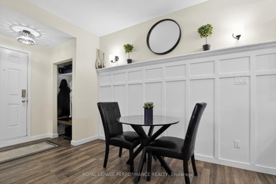 135 Harthill Way • #B • Ottawa, ON photo 6
