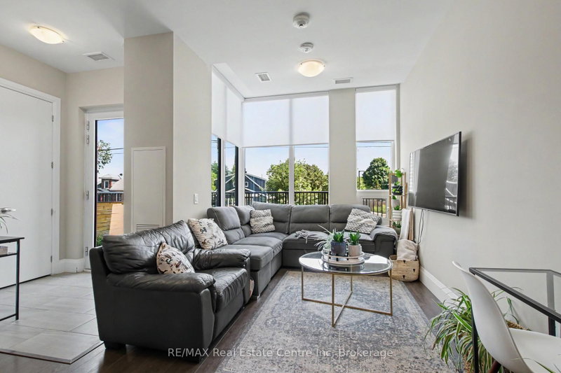 102 - 73 Arthur Street S