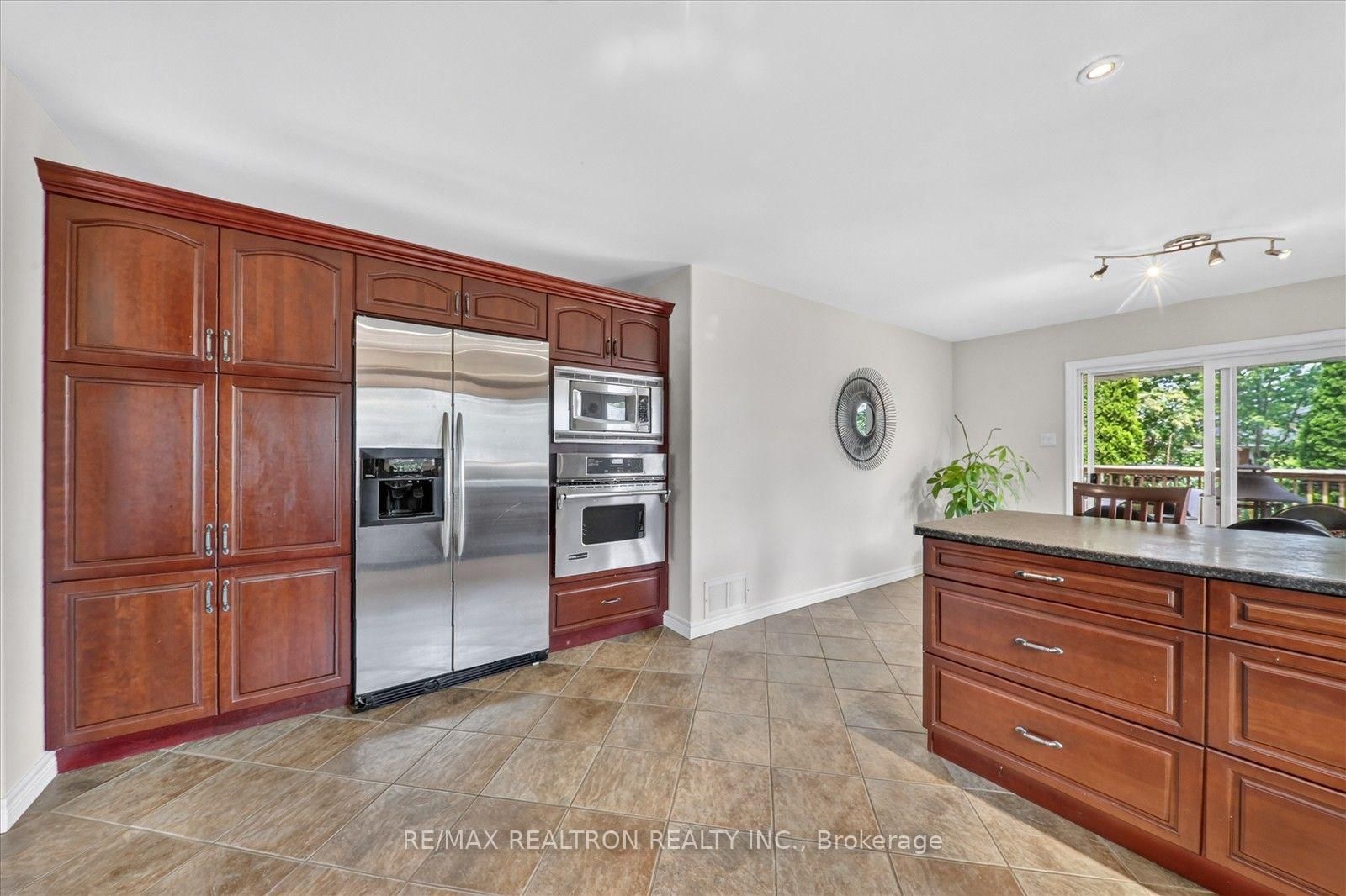 295 Woodward Avenue • Selwyn, ON photo 32