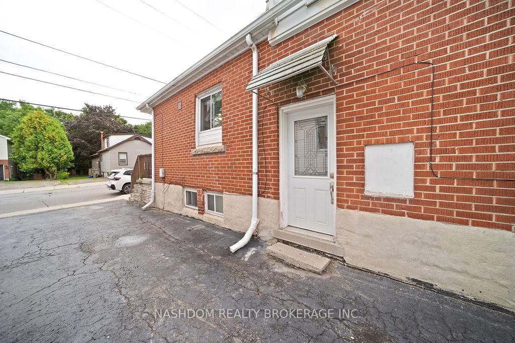 82 Whitney Avenue • Hamilton, ON photo 23