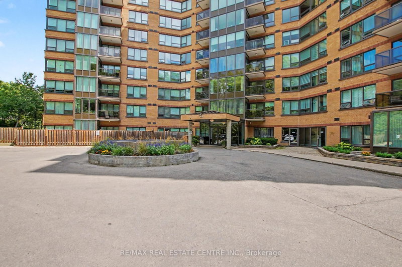 608 - 237 King Street W