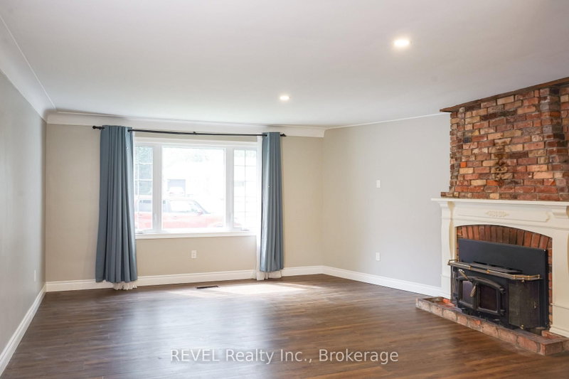 Main Floor - 3204 Saint Paul Avenue