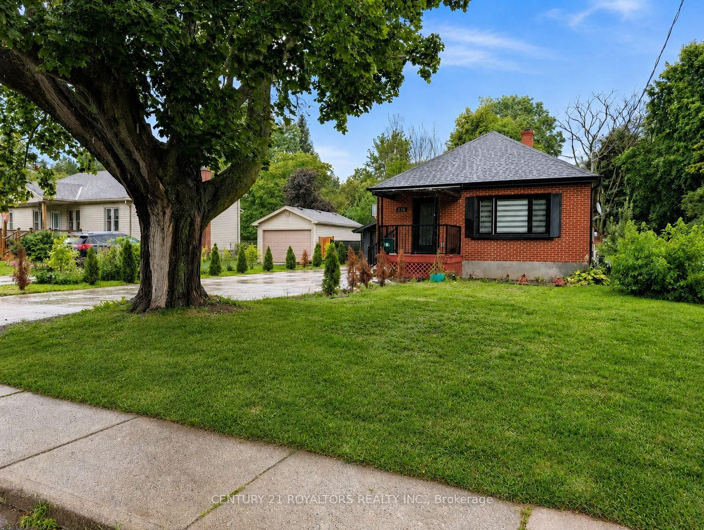 336 Victoria Street N • Woodstock, ON photo 1