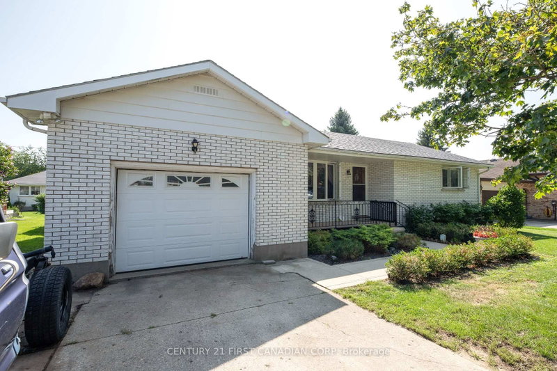 11 Sunset Avenue