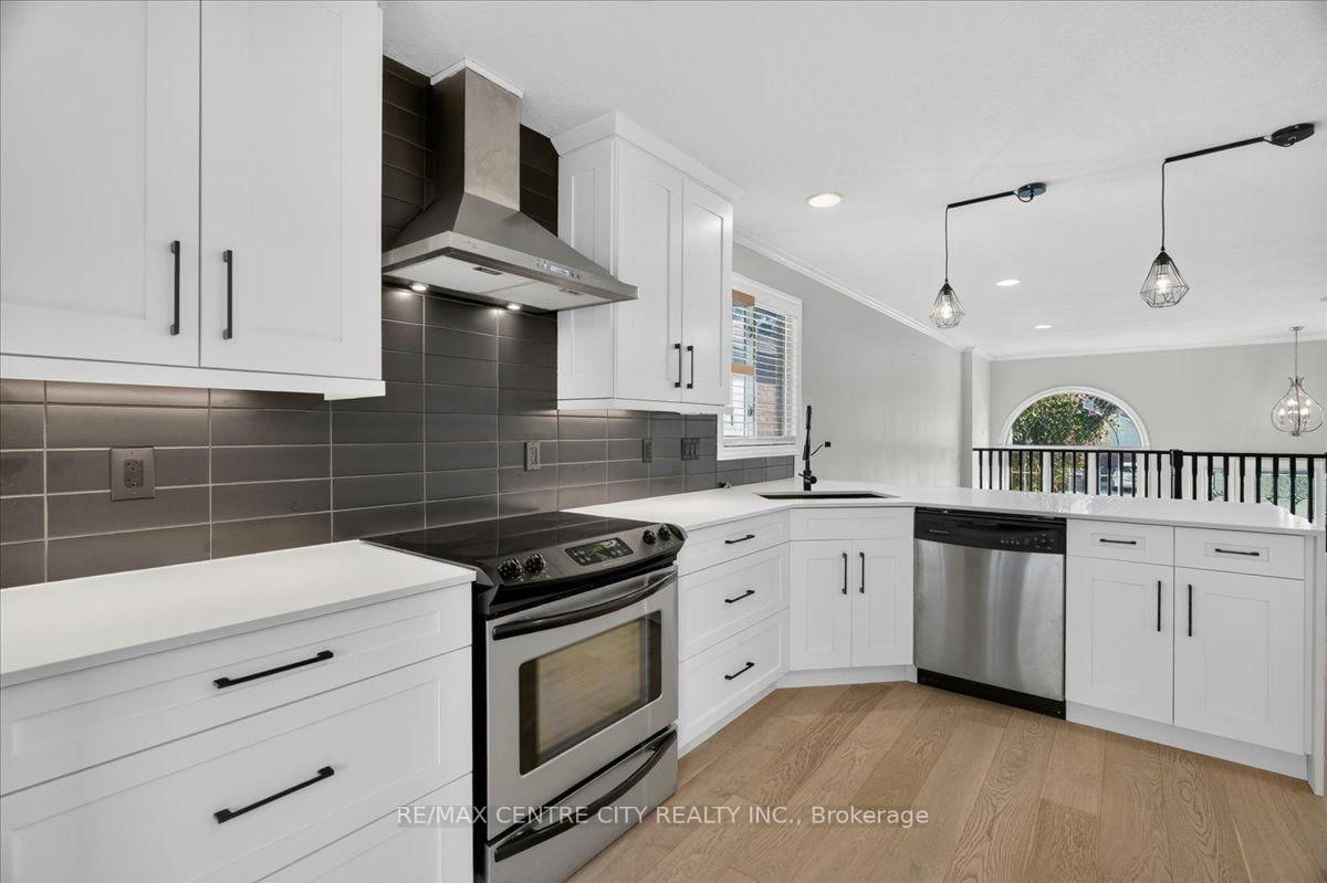 59 Bridle Path • Strathroy-Caradoc, ON photo 15