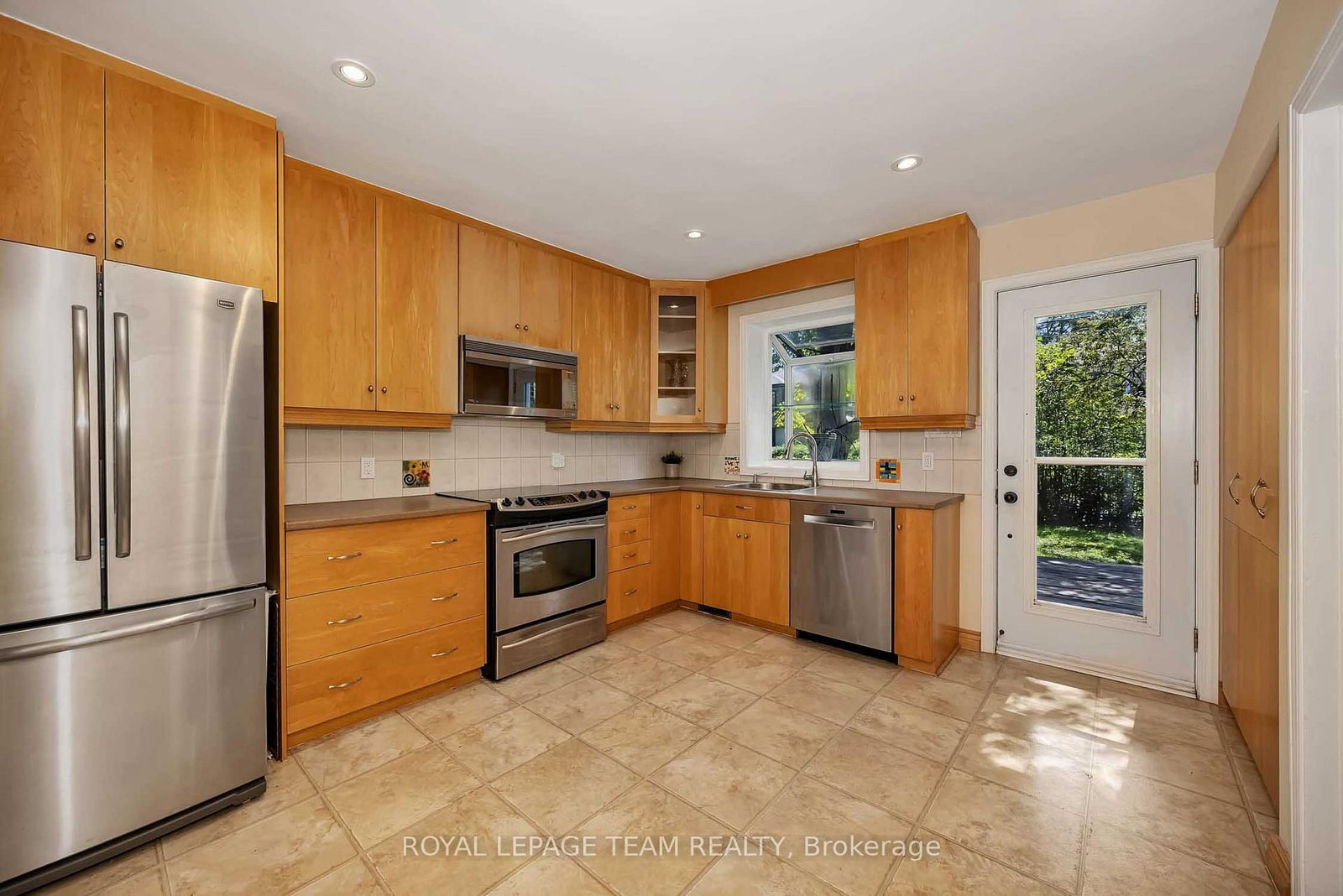 60 Avenue Road • Ottawa, ON photo 10