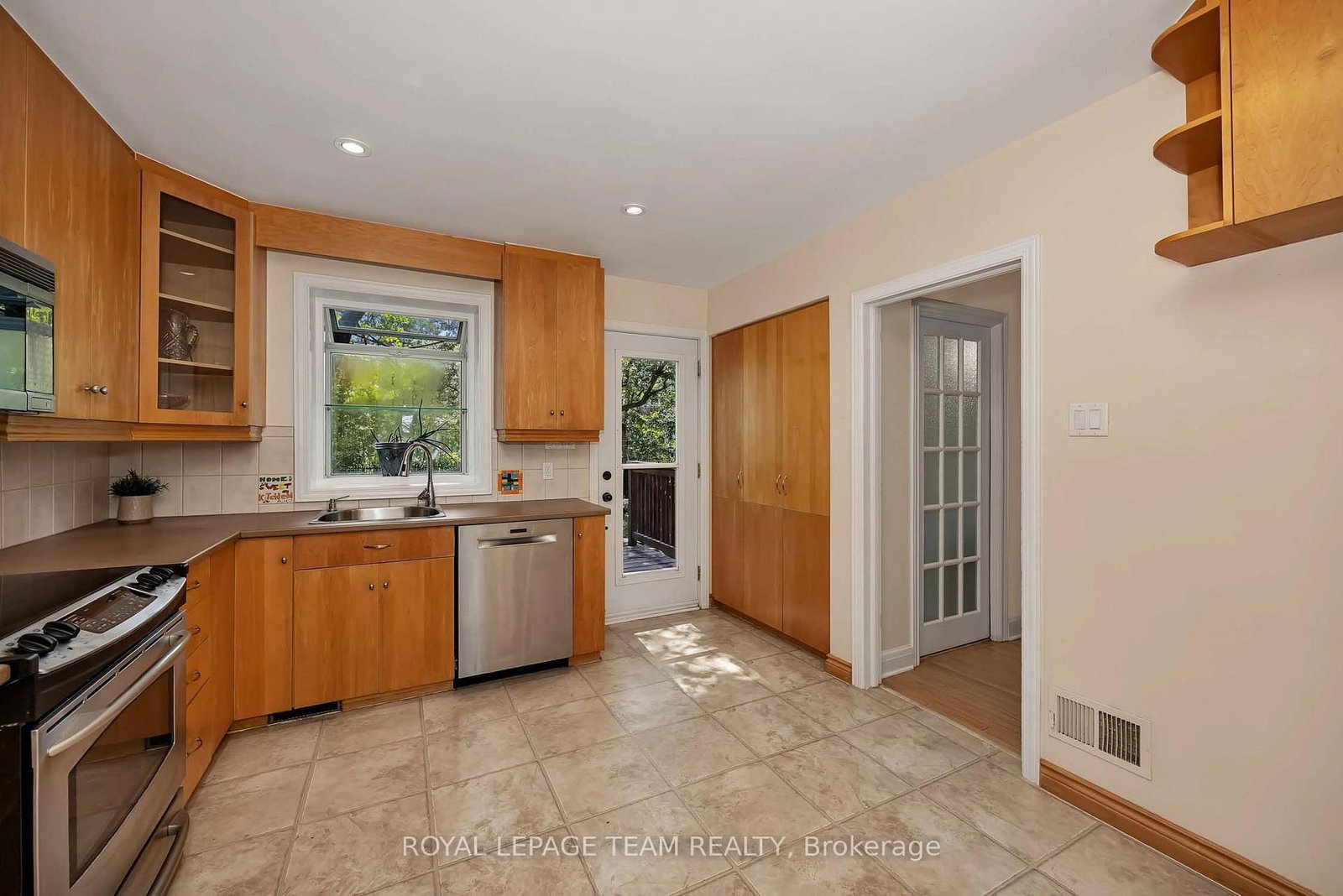 60 Avenue Road • Ottawa, ON photo 14