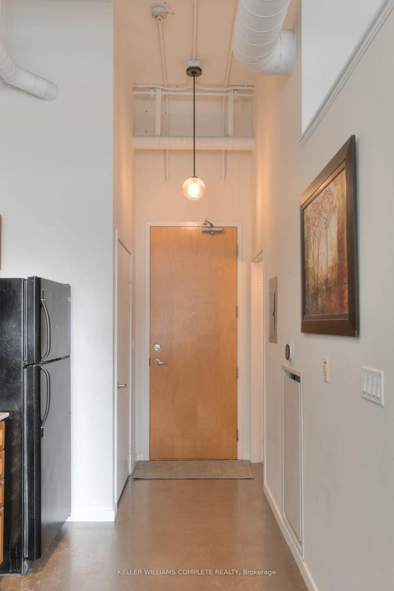 108 - 410 King Street W