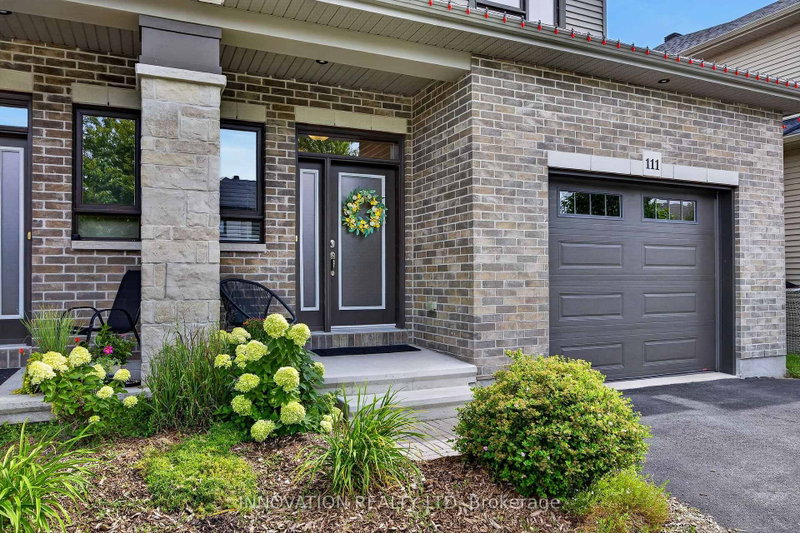 111 Dulmage Crescent