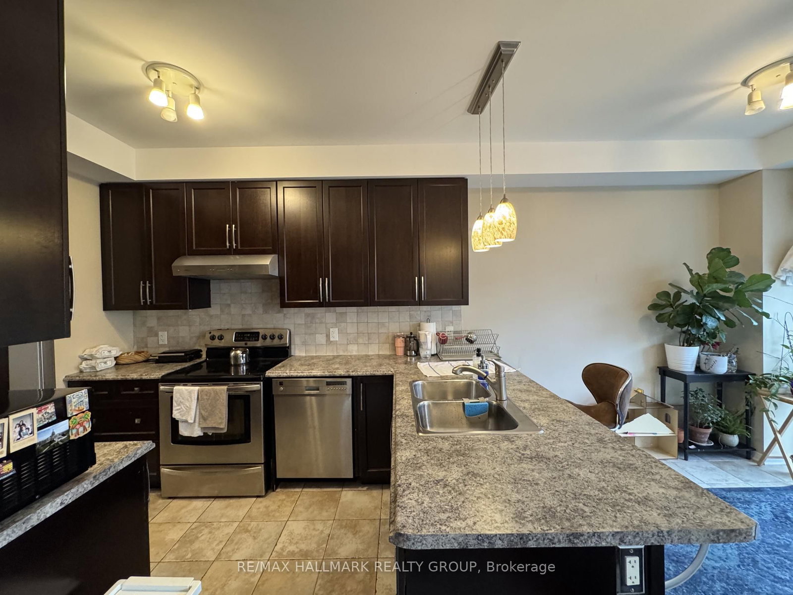821 Tabaret Street • Ottawa, ON photo 9