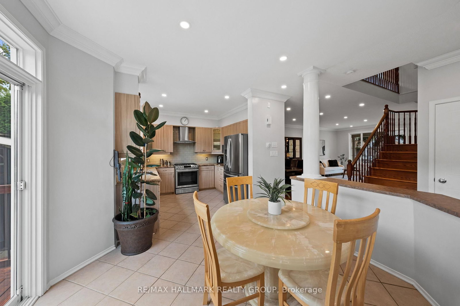 2104 Sandy Oaks Drive • Ottawa, ON photo 17