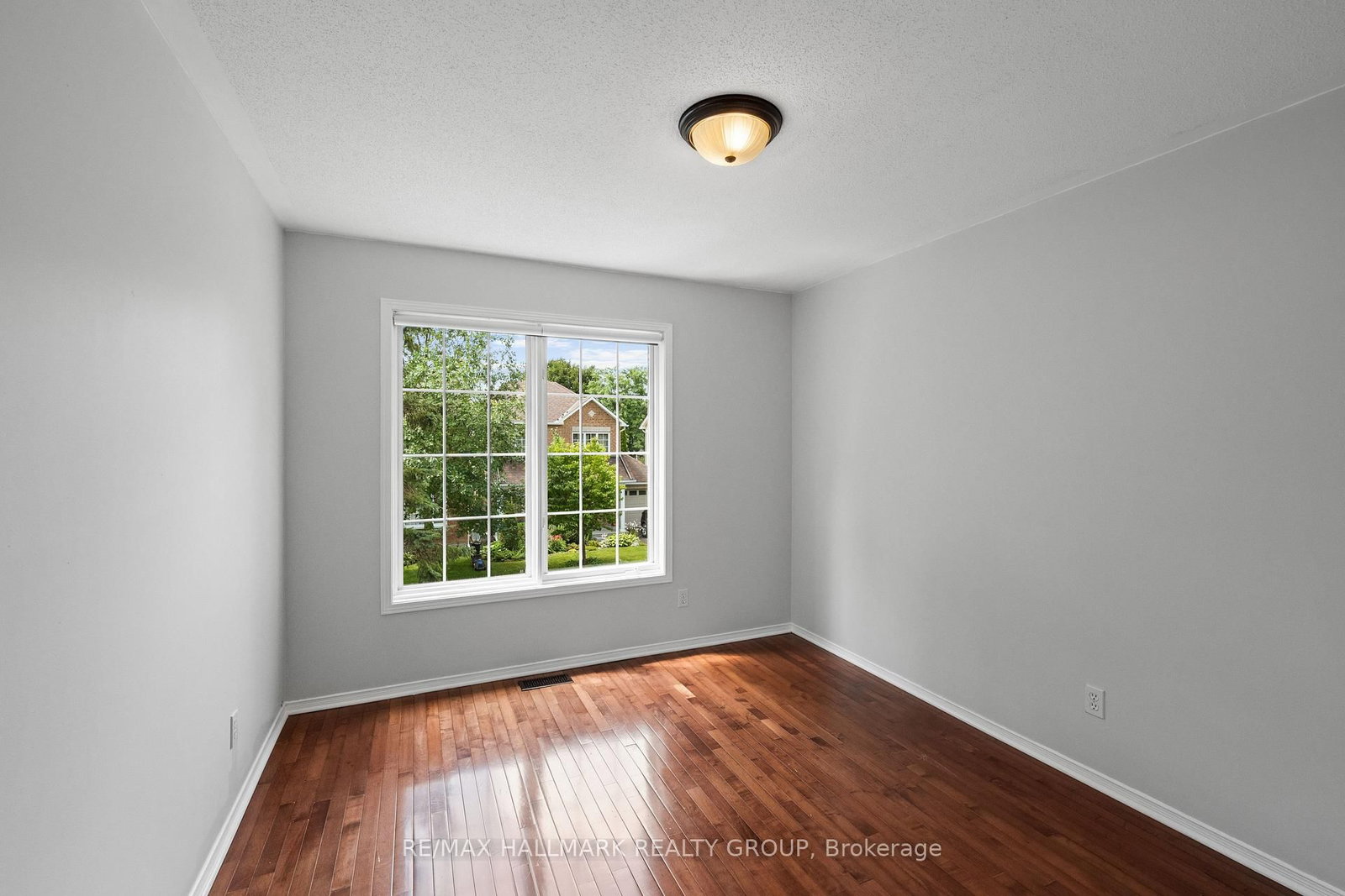 2104 Sandy Oaks Drive • Ottawa, ON photo 31