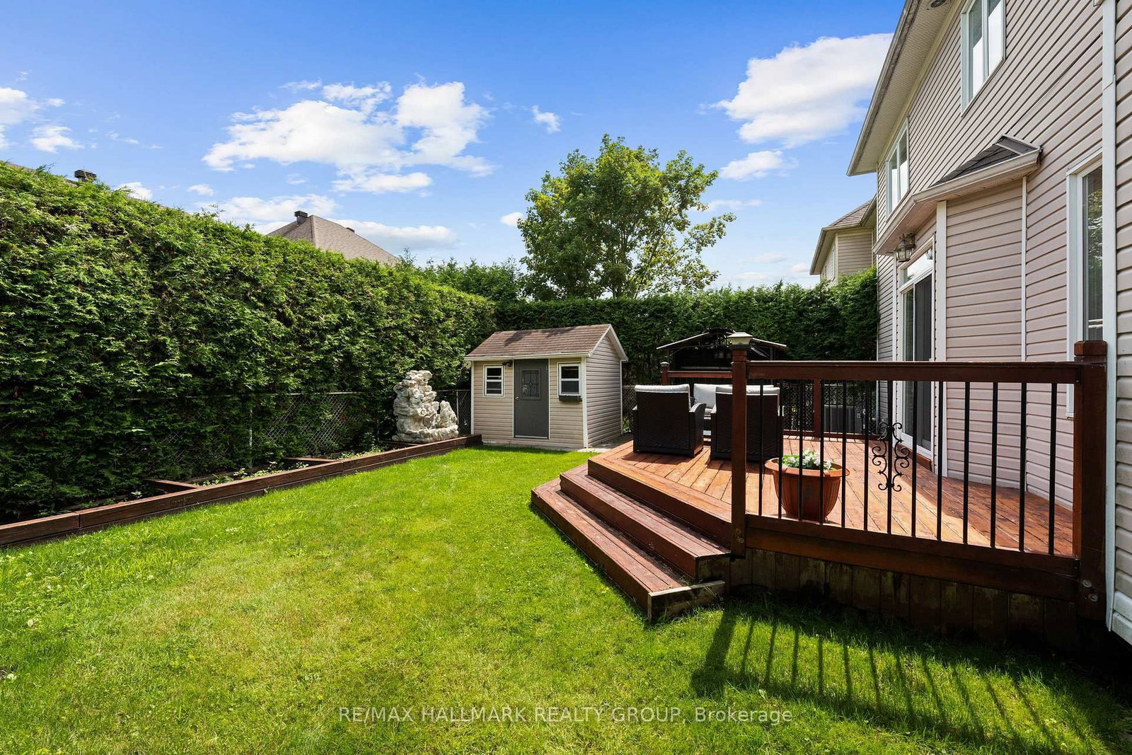 2104 Sandy Oaks Drive • Ottawa, ON photo 36