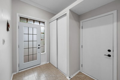 2104 Sandy Oaks Drive • Ottawa, ON photo 5