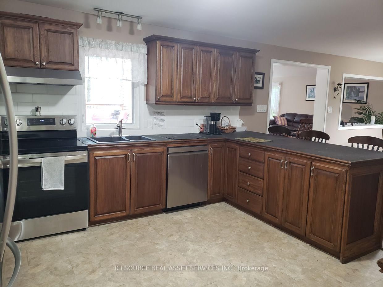 703 Davidson Lane • White Lake, ON photo 14