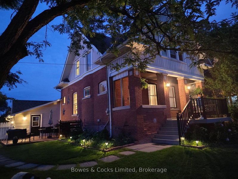270 William Street N