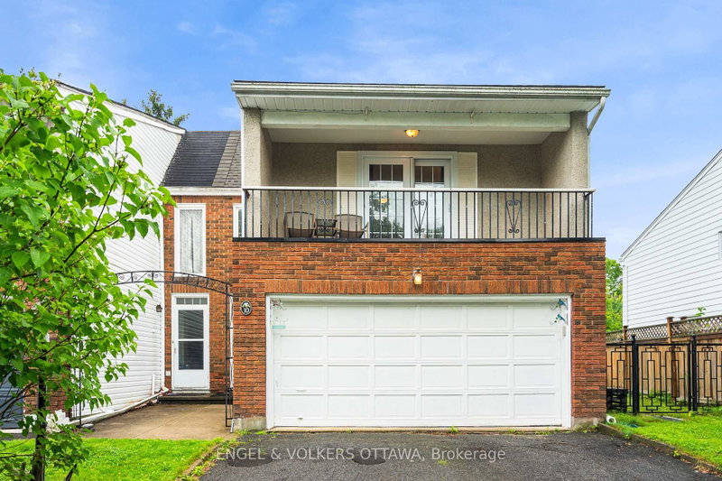 10 Estelle Crescent