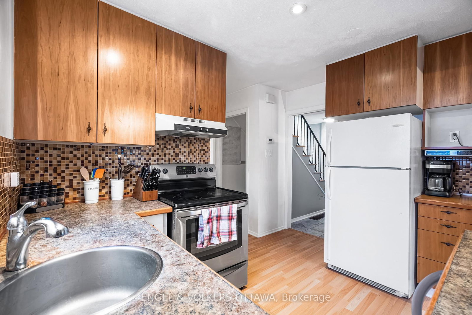10 Estelle Crescent • Nepean, ON photo 24