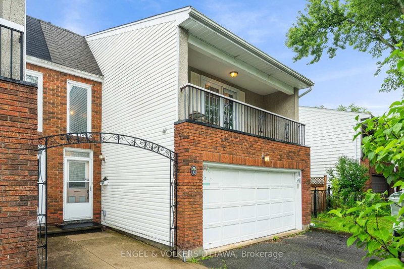 10 Estelle Crescent