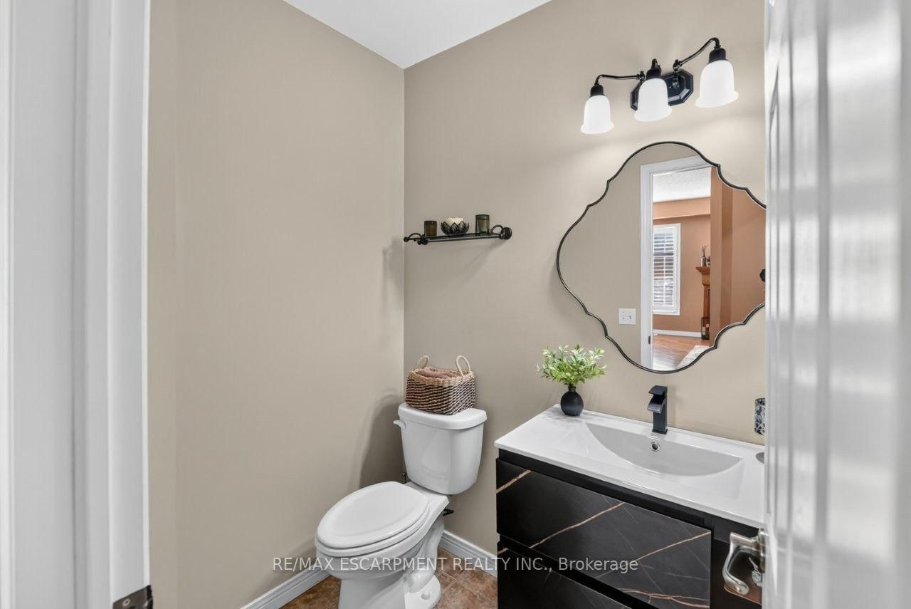 37 Hickory Crescent • Grimsby, ON photo 16