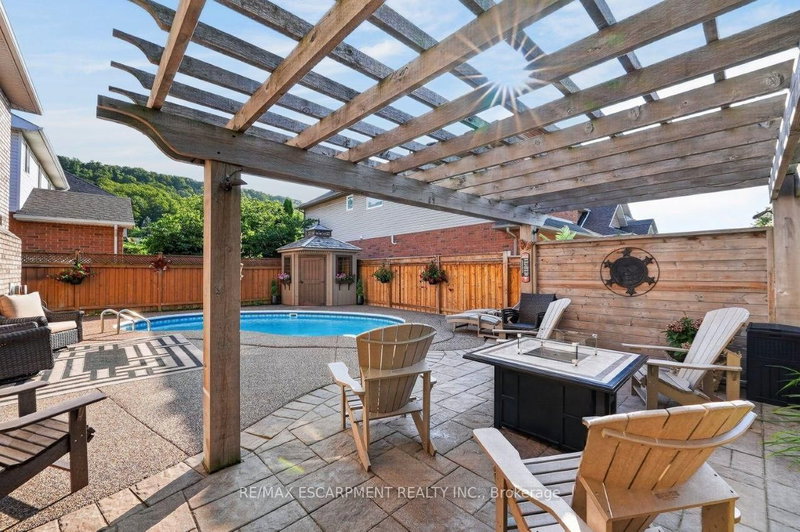 37 Hickory Crescent