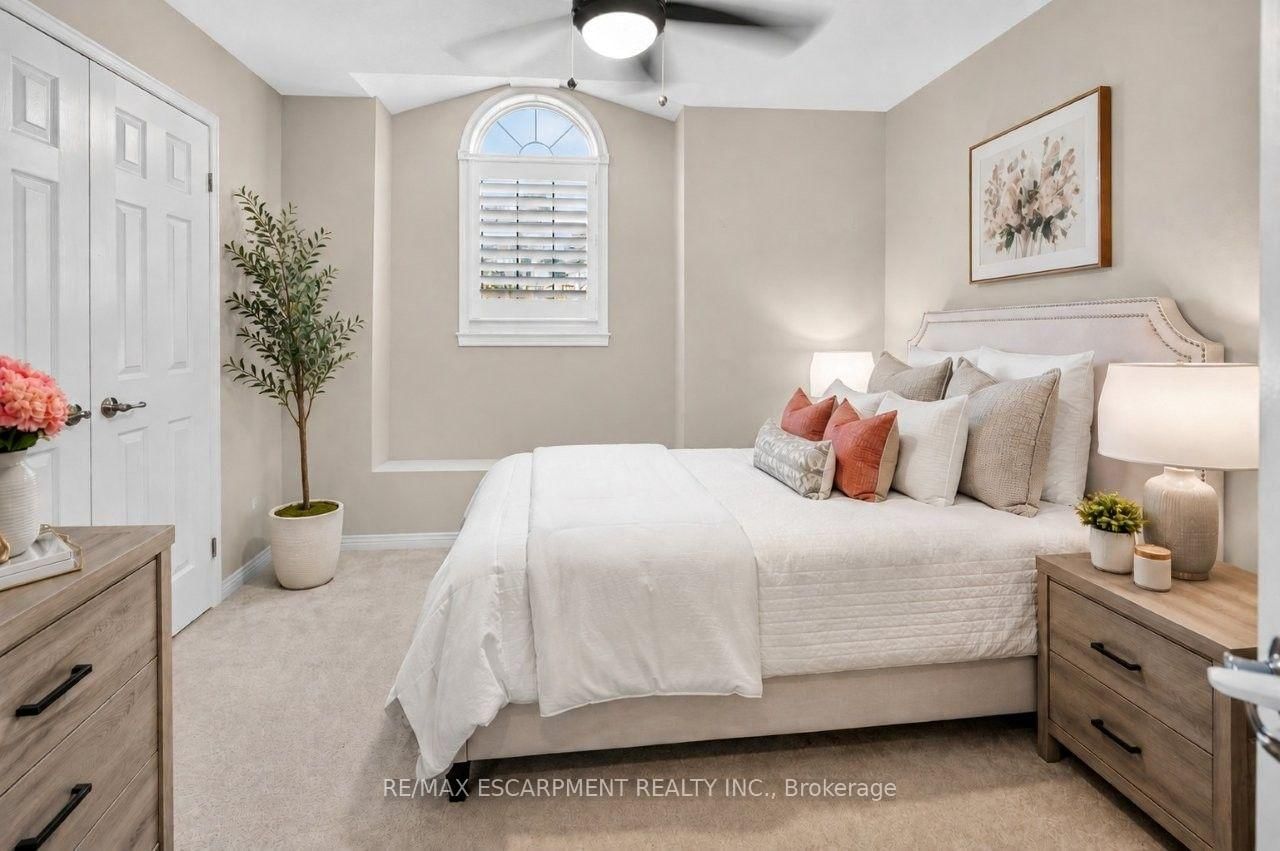 37 Hickory Crescent • Grimsby, ON photo 22