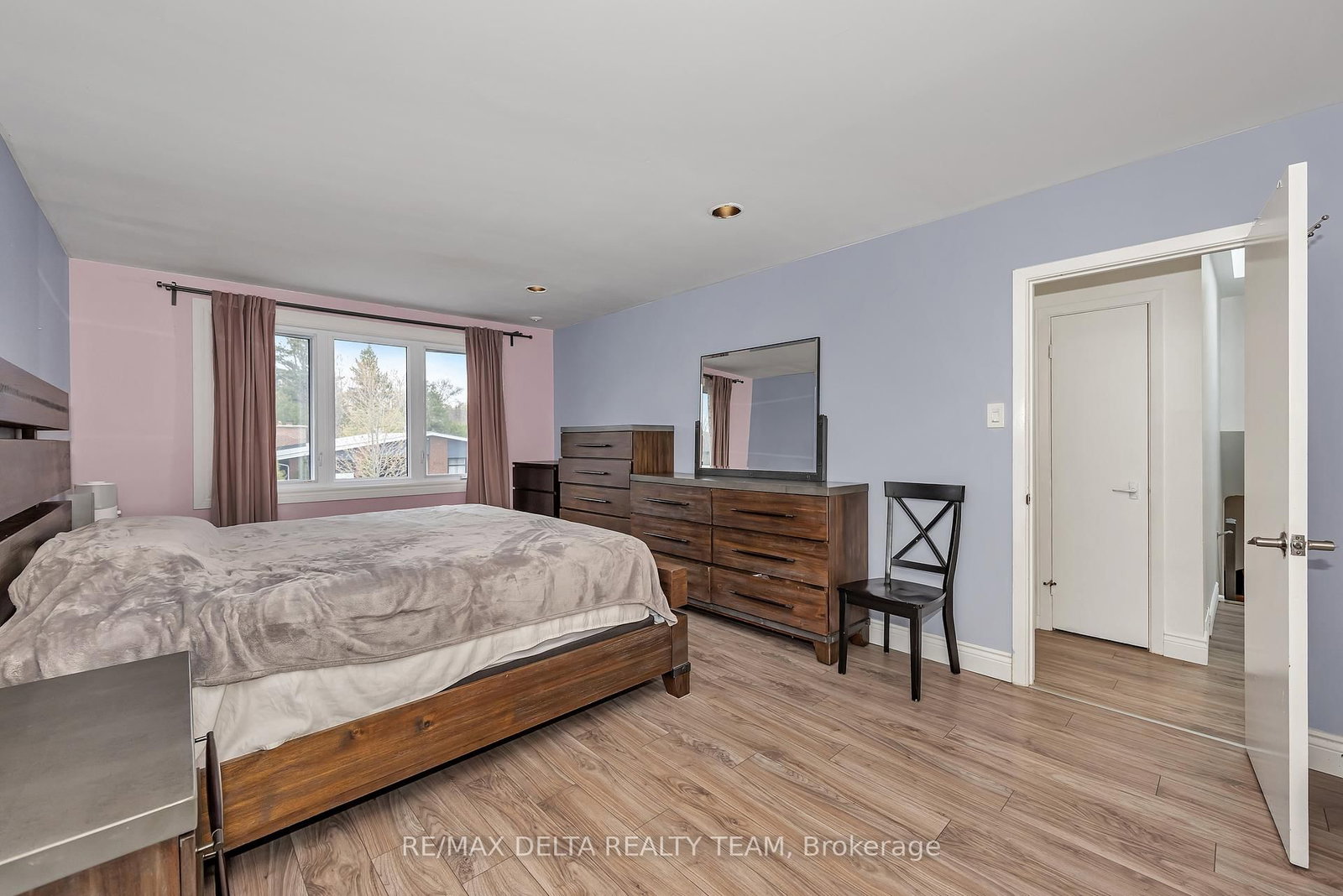 2350 Georgina Drive • Ottawa, ON photo 27