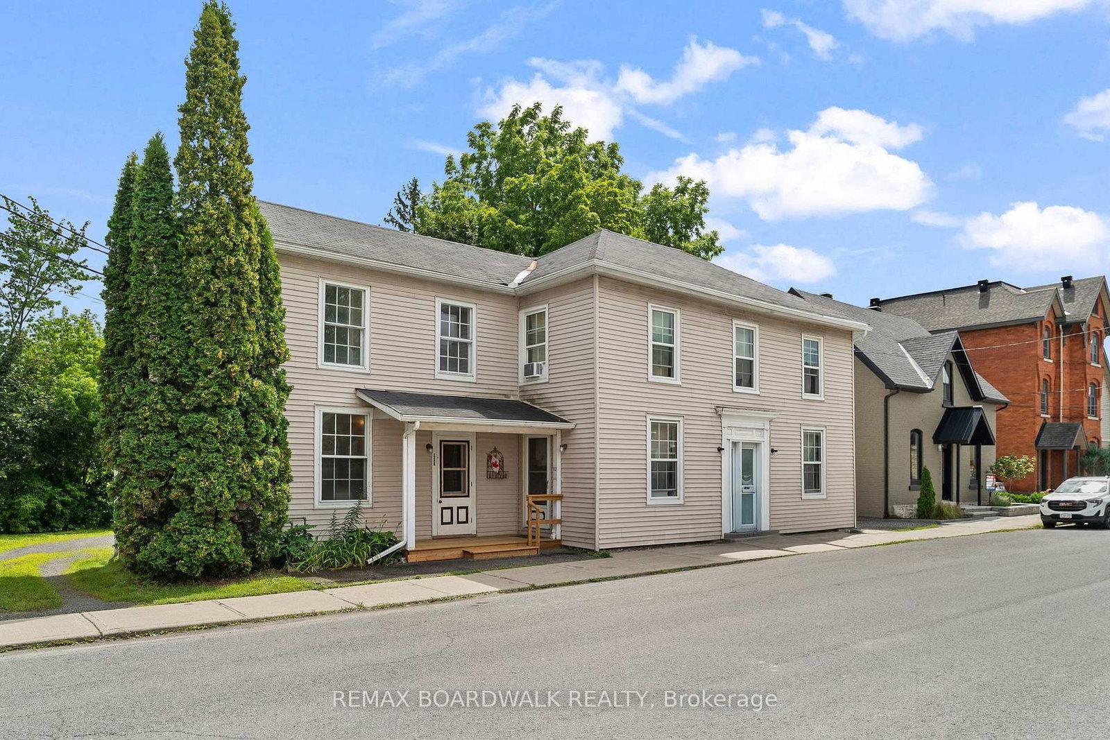 110-114 Clothier Street E • North Grenville, ON photo 1