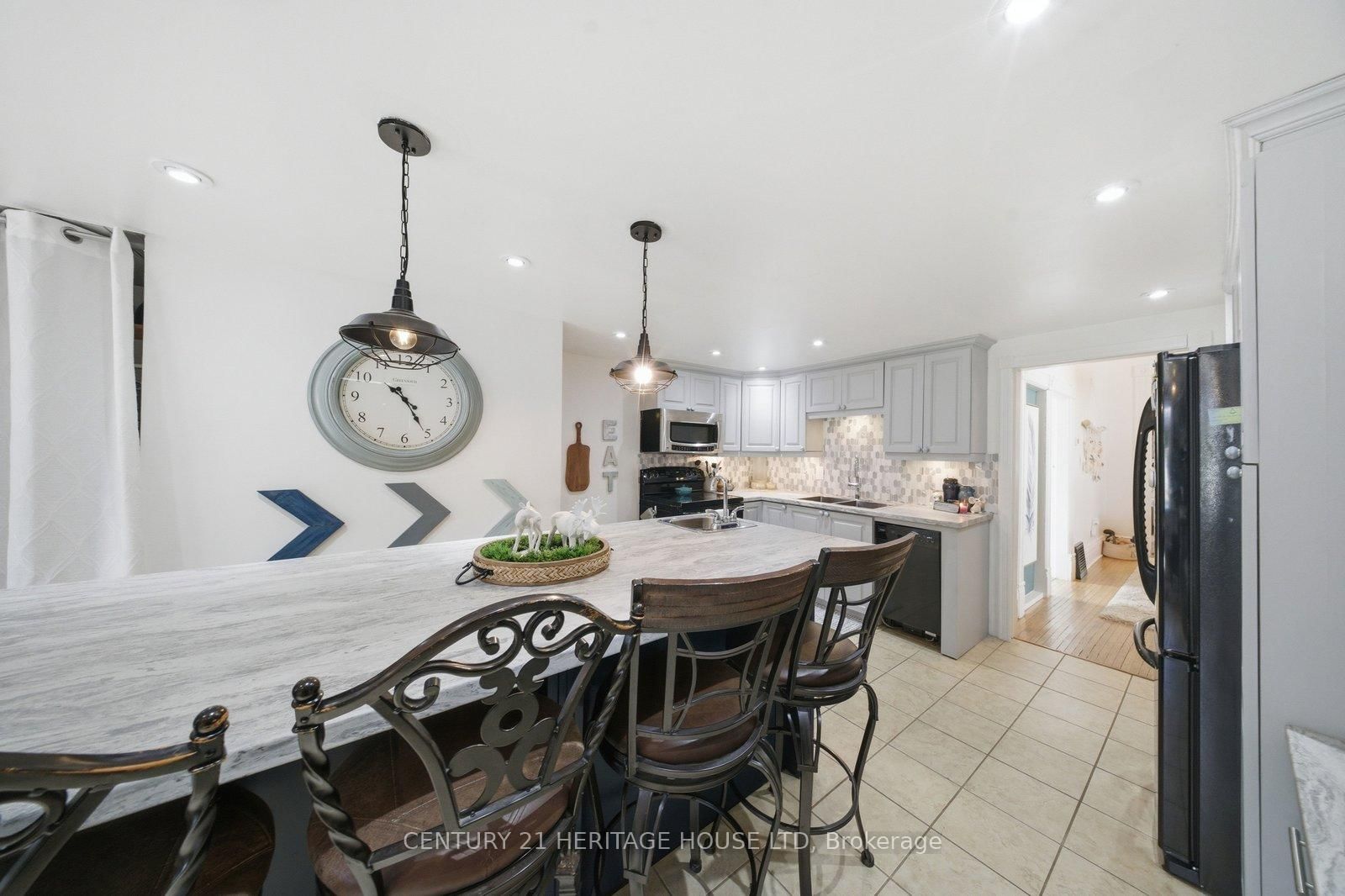 62 East Avenue • Brantford, ON photo 12
