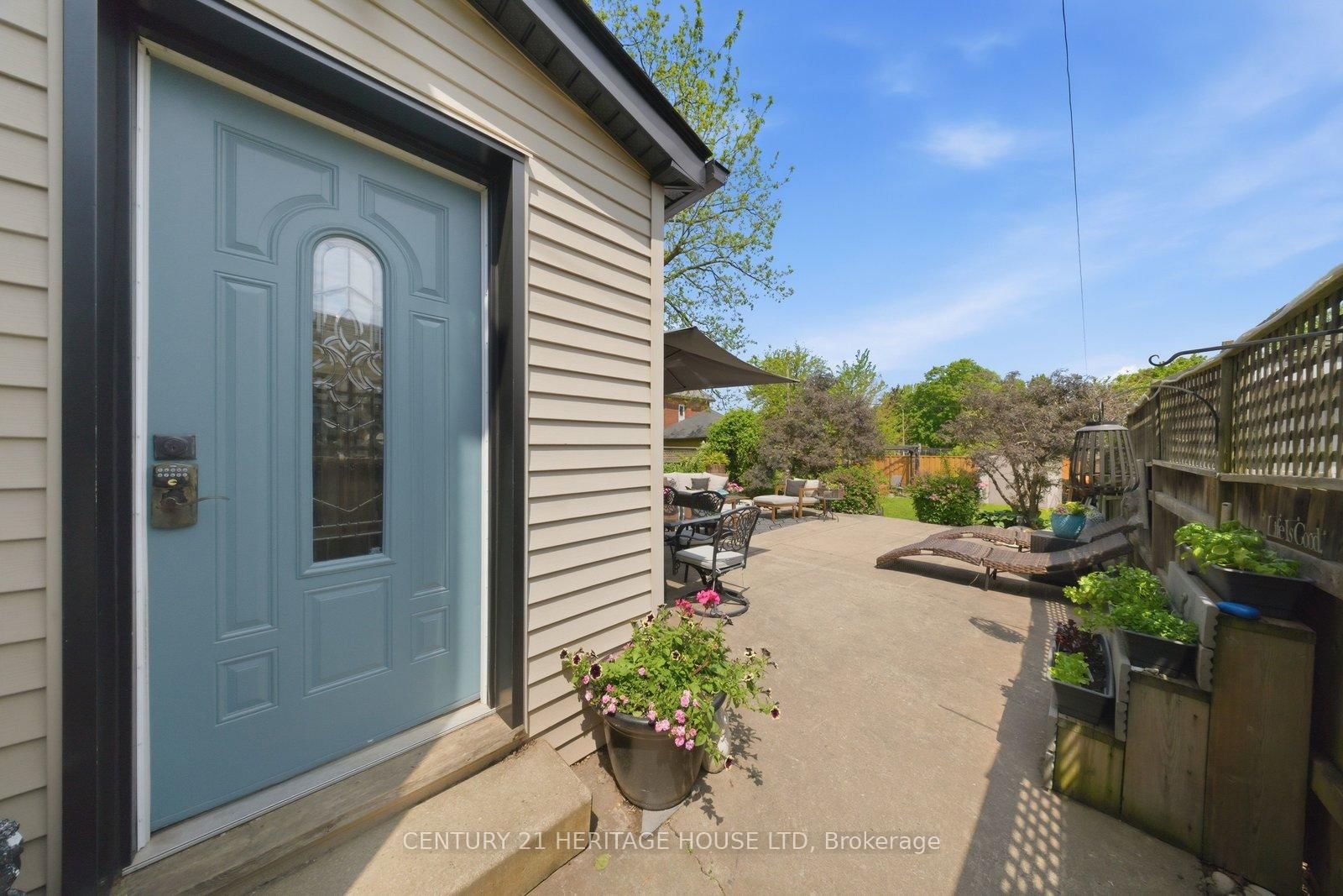 62 East Avenue • Brantford, ON photo 26