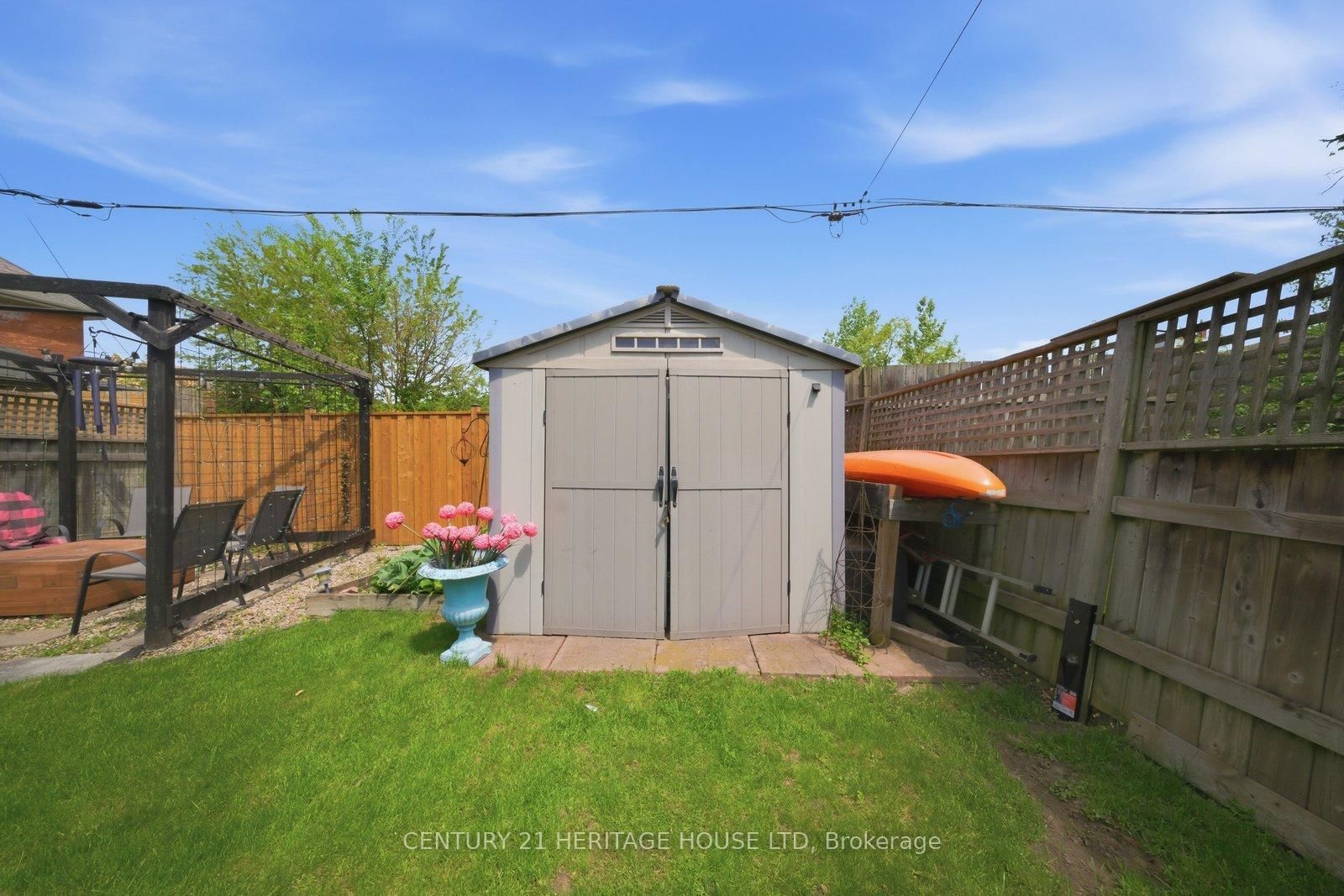 62 East Avenue • Brantford, ON photo 30