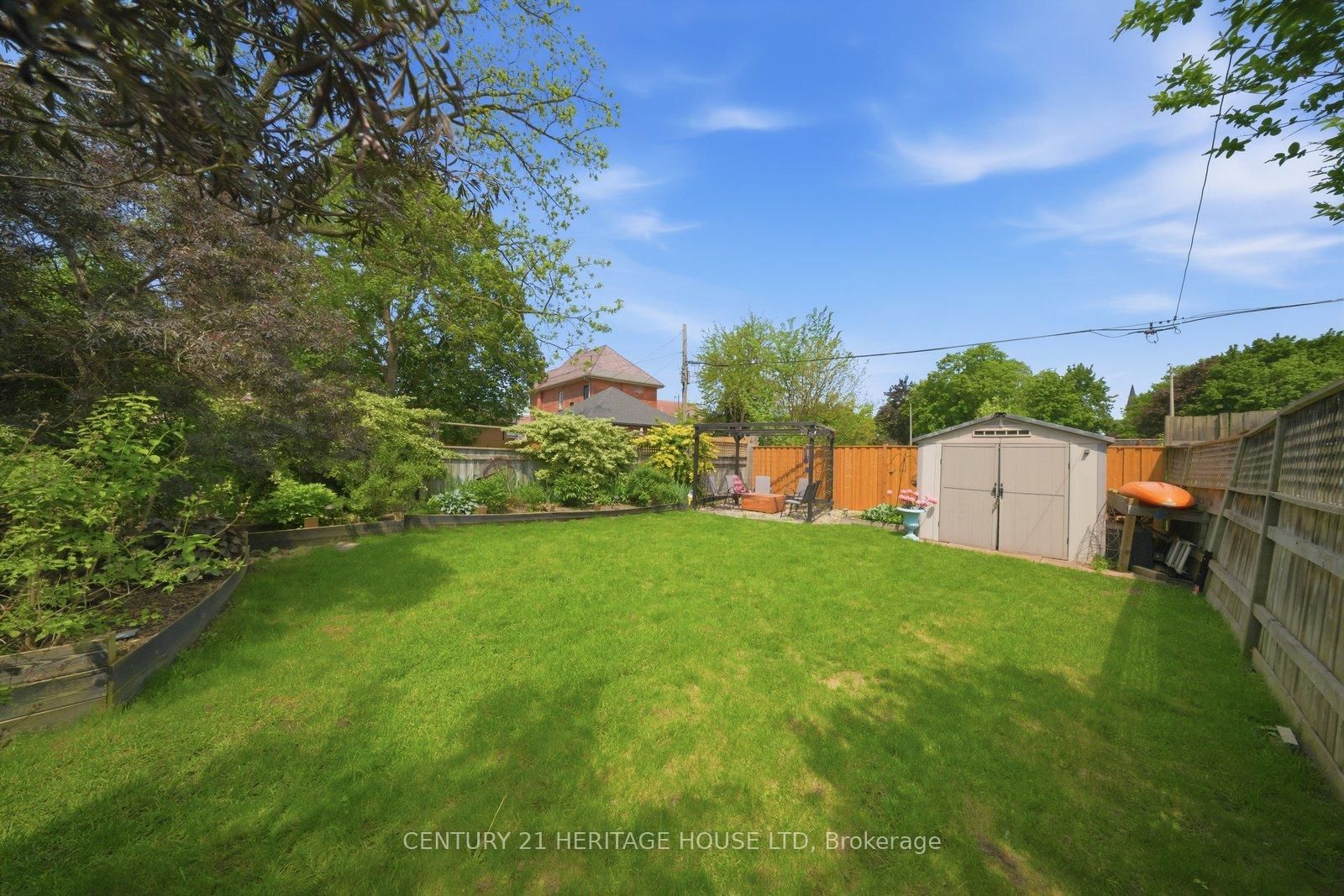 62 East Avenue • Brantford, ON photo 31