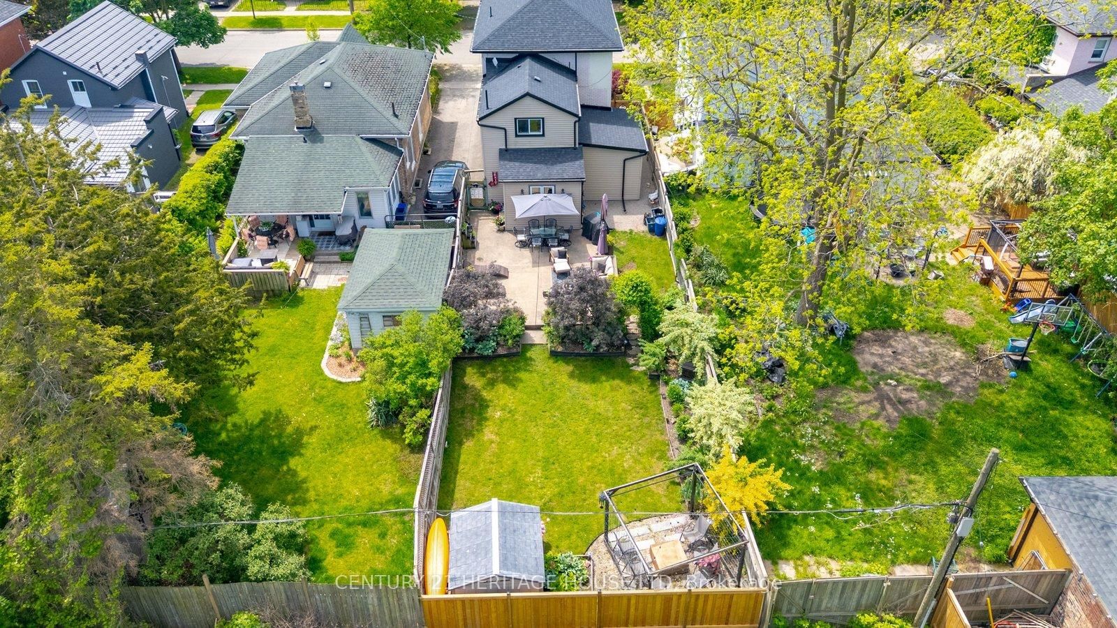 62 East Avenue • Brantford, ON photo 38
