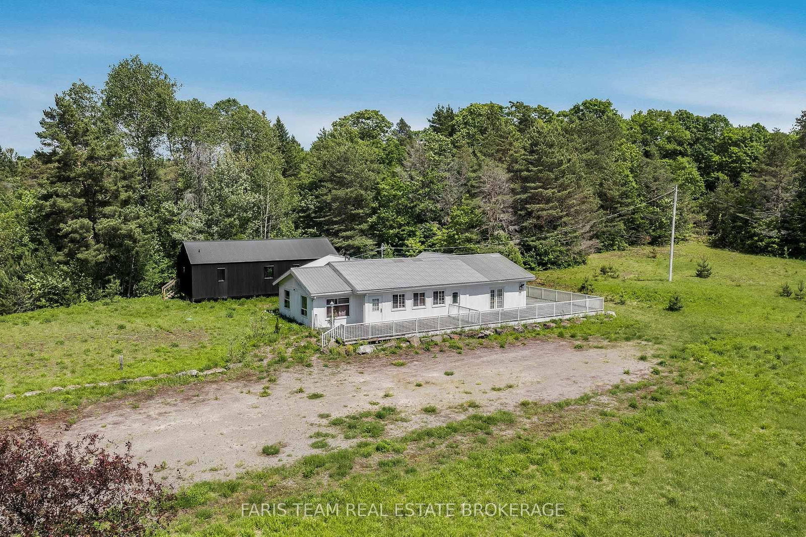 2180-2186 Highway 141 • Muskoka Lakes, ON photo 1