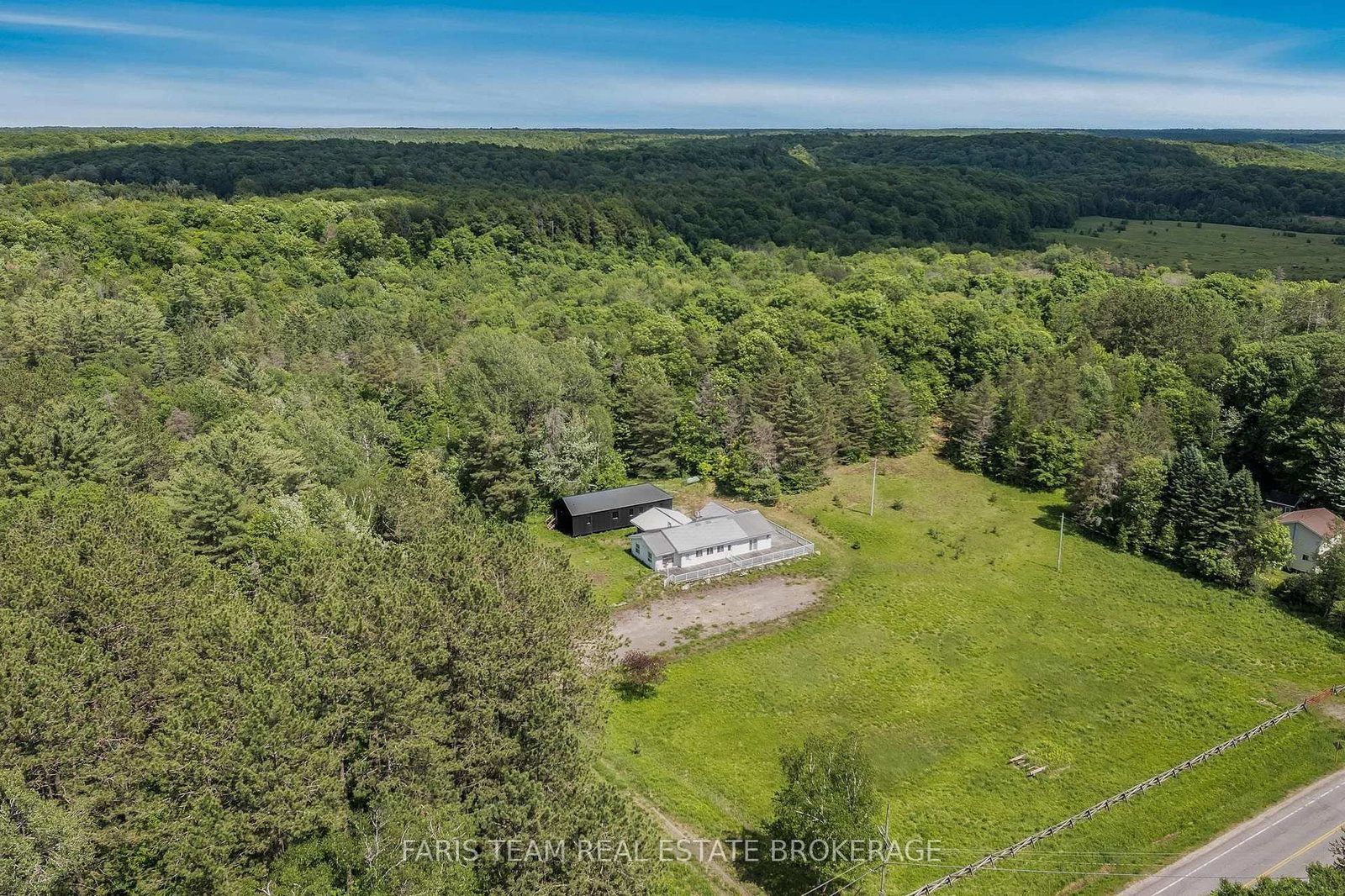 2180-2186 Highway 141 • Muskoka Lakes, ON photo 16